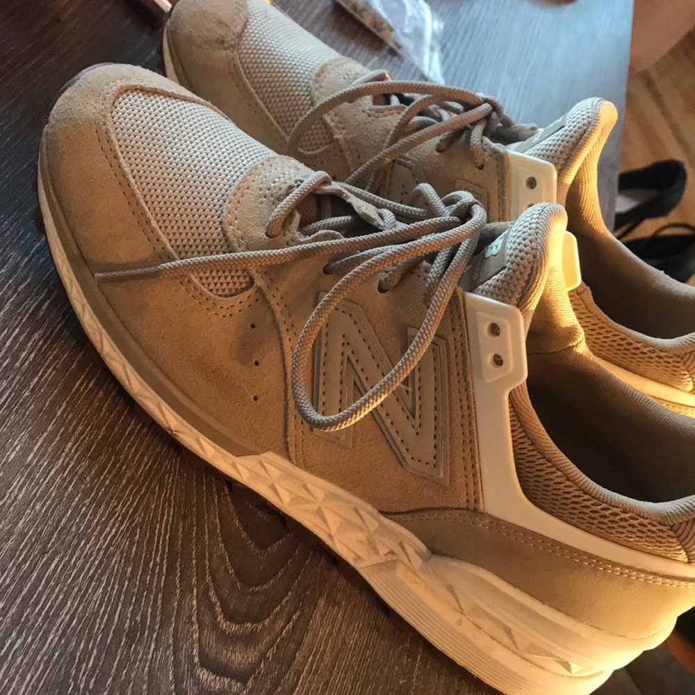 New Balance 574 - size 9.5